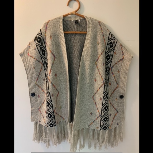 Love By Design poncho - Picture 1 of 5